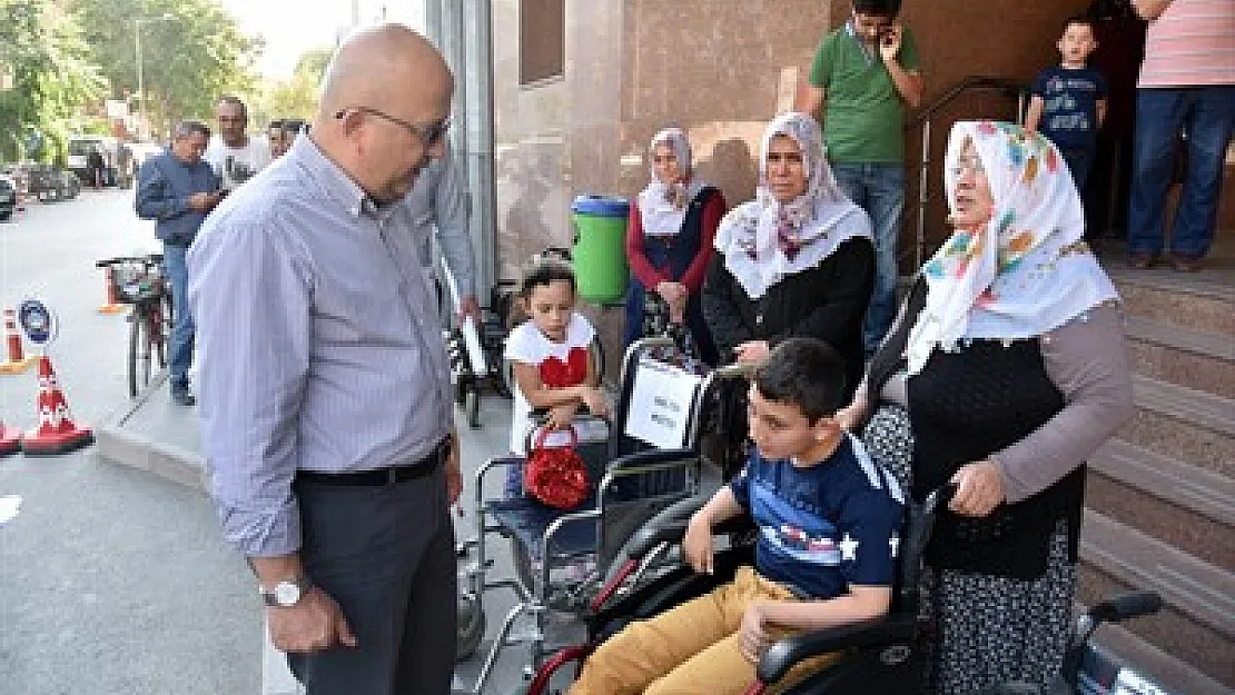 Belediye, engelli vatandaşların yüzünü güldürdü