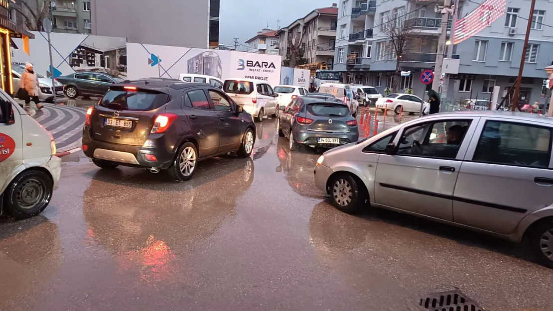 Beton Döküm Çalışması Trafiği Felç Etti!