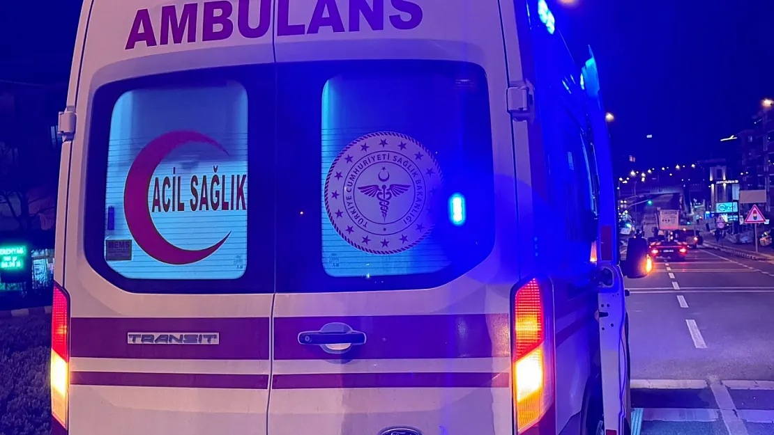 Bilecik'te Bariyerlere Çarpan Sürücü Yaralandı