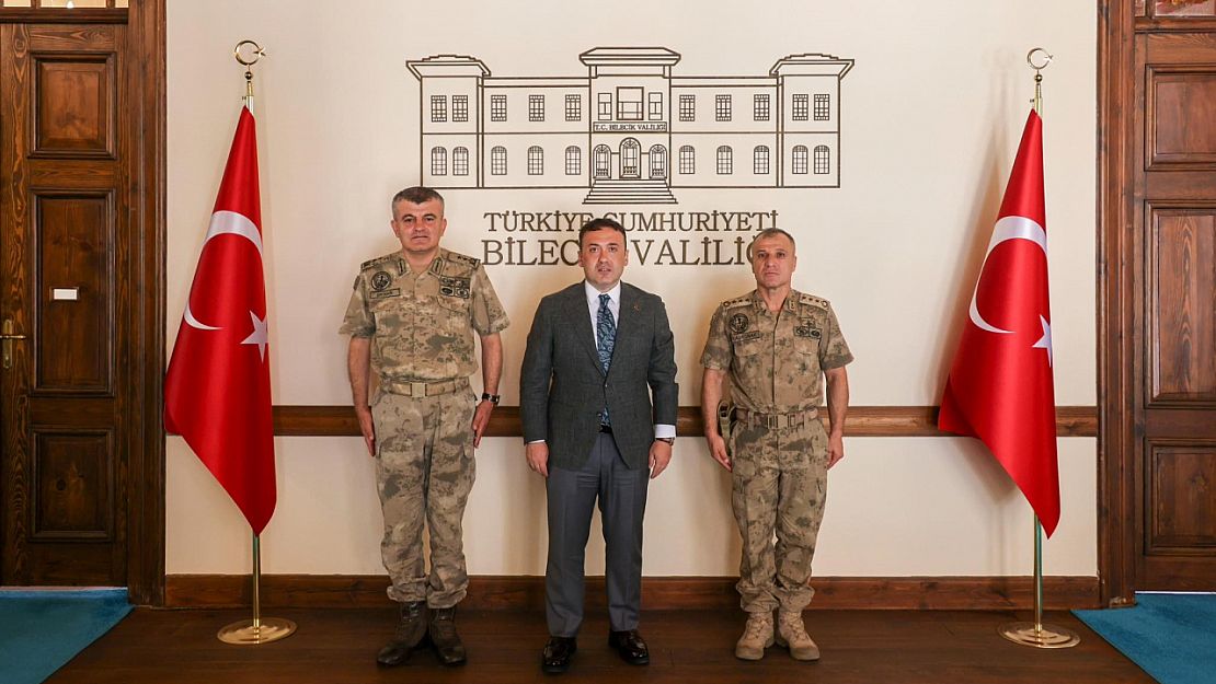 Bilecik'te Görev Yapan Komutanlardan Vali Sözer'e Veda Ziyareti