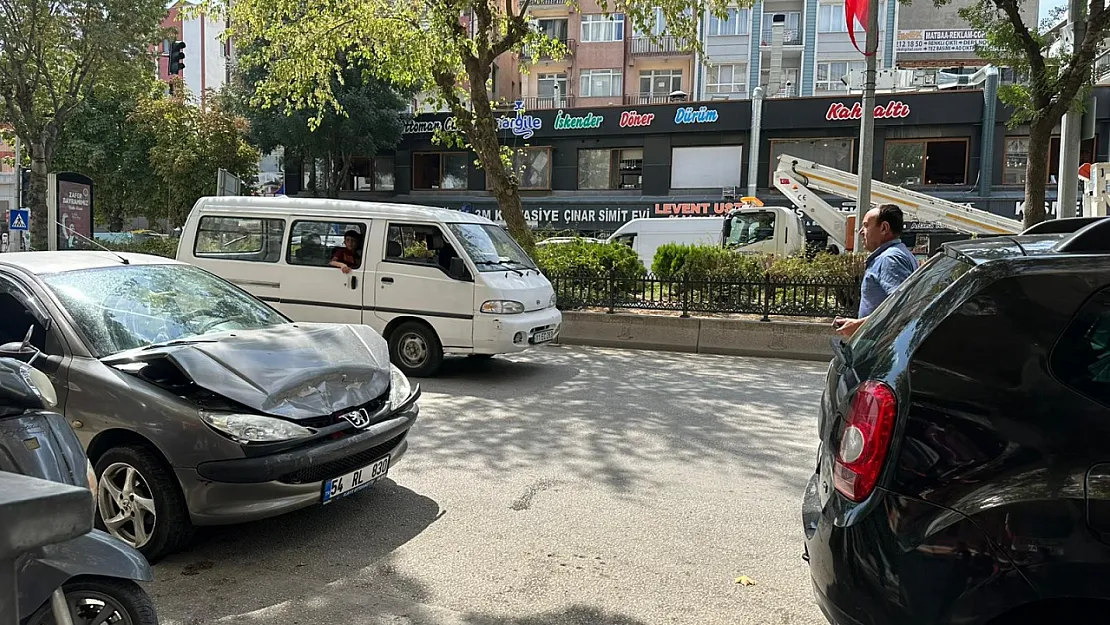 Bilecik'te Meydana Gelen Zincirleme Trafik Kazasında 1 Kişi Yaralandı