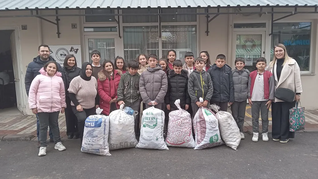 Bilecik'te Öğrenciler Engelliler İçin Plastik Kapak Topladı