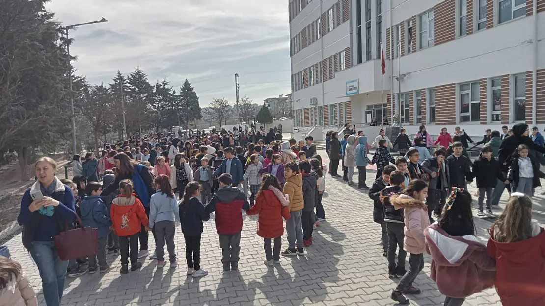 Bilecik'te Öğrencilerle Deprem Tatbikatı!