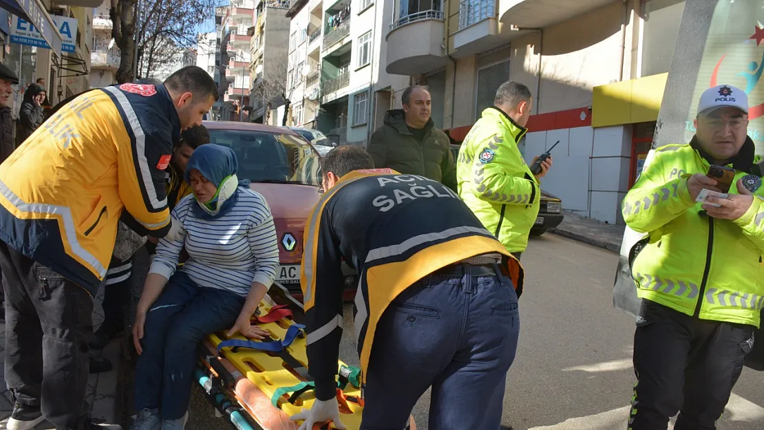 Bilecik'te Otomobil Çarpan Yaya Yaralandı