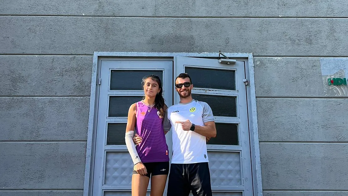 Bilecikli Genç Voleybolcu Galatasaray'da