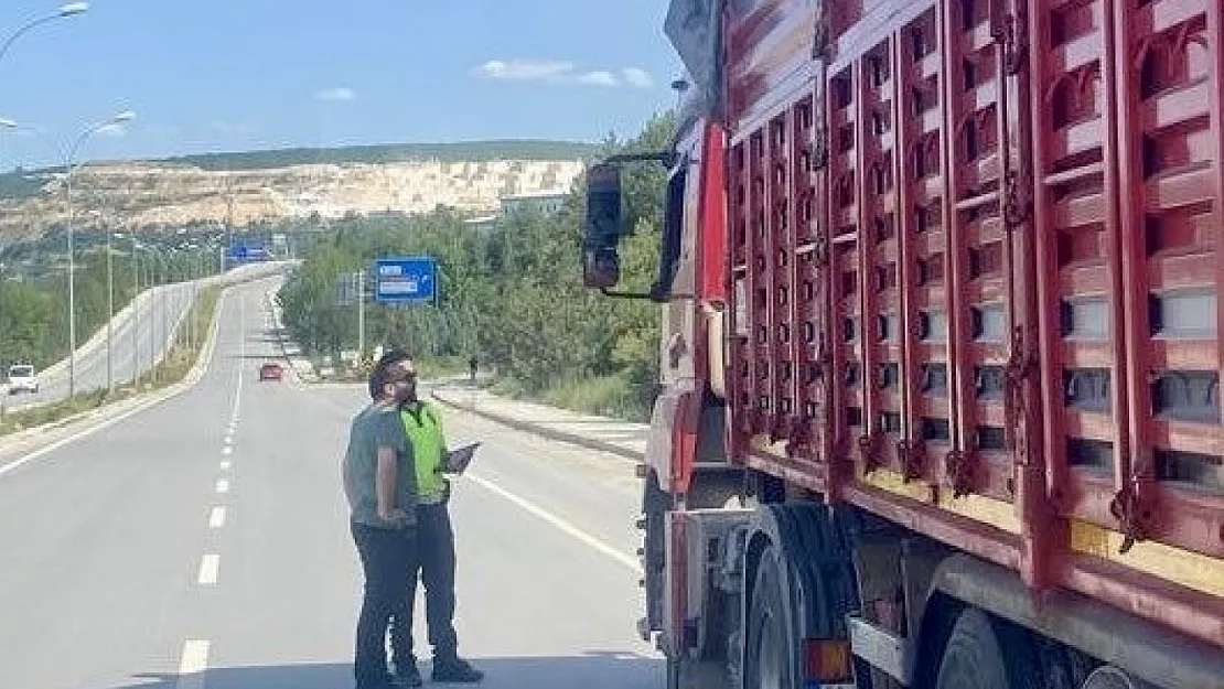 Bilecikte 2 Yabancı Uyruklu Kişi Sınır Dışı Edildi