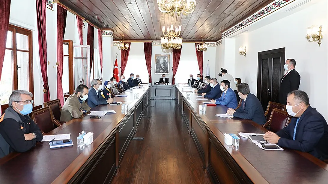 Bir okula karantinaya alındı. Eğitim kurumları için YENİ 'kısıtlama' kararları alındı