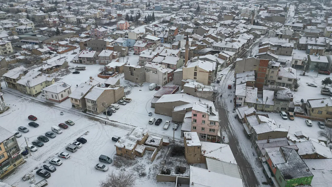 Bolvadin Kar Yağışı Sonrası Beyaza Büründü