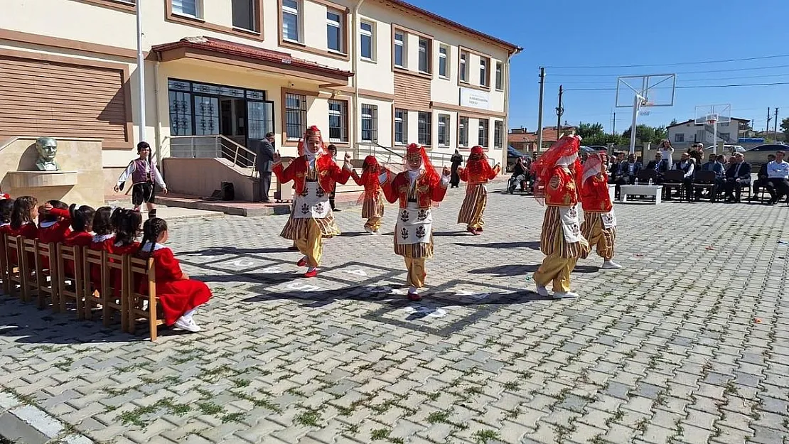 Bolvadin'de İlköğretim Haftası kutlandı