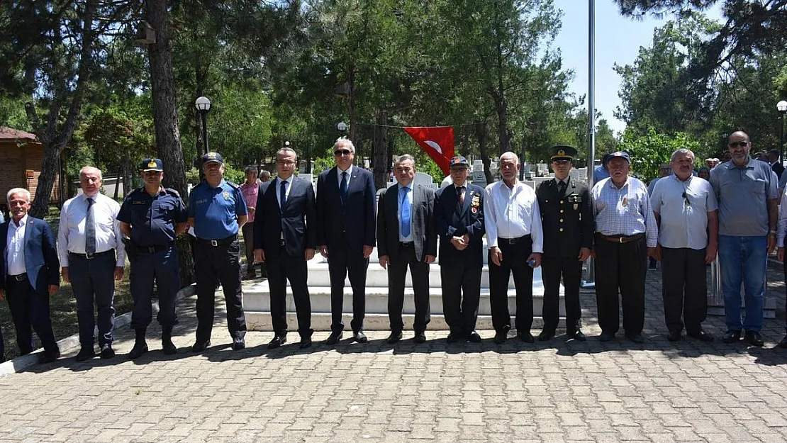 Bozüyük’te 15 Temmuz Demokrasi ve Milli Birlik Günü anma programı şehitlikte başladı