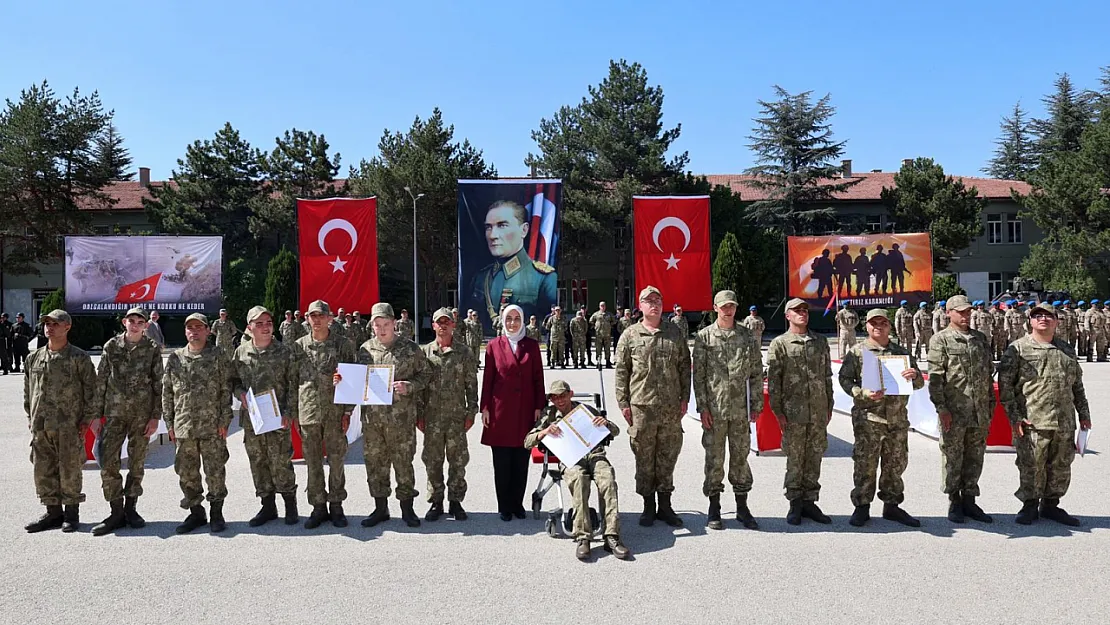 Bu Tören Çok Şey Anlatıyor!