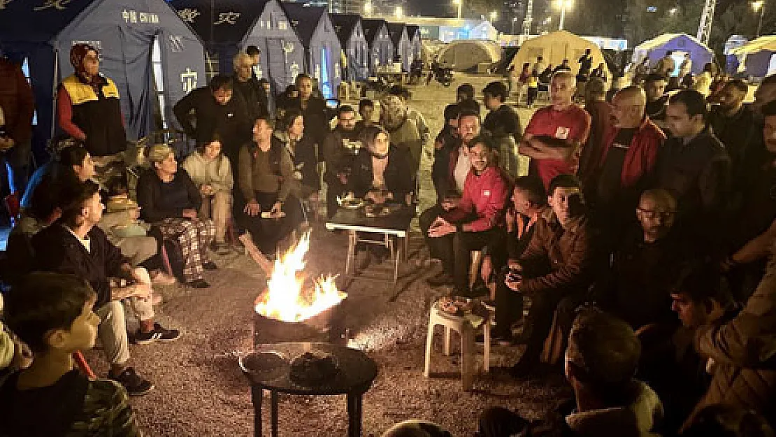 Büyük Afette Devlet, STK’lar Ve Medya İyi Bir Sınav Verdi