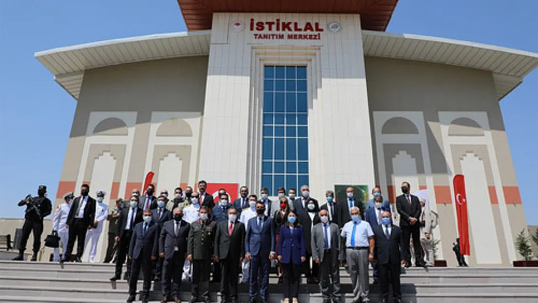 Büyük Taarruz Şehitliği ve İstiklal Tanıtım Merkezi ziyaret edildi