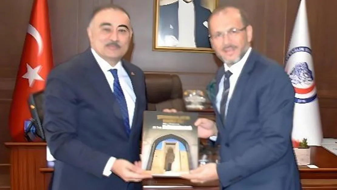Büyükelçi Memmedov, AFSÜ'yü Ziyaret Etti