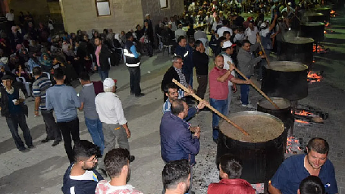 Çay Belediyesi “Aşure Gecesi” düzenledi