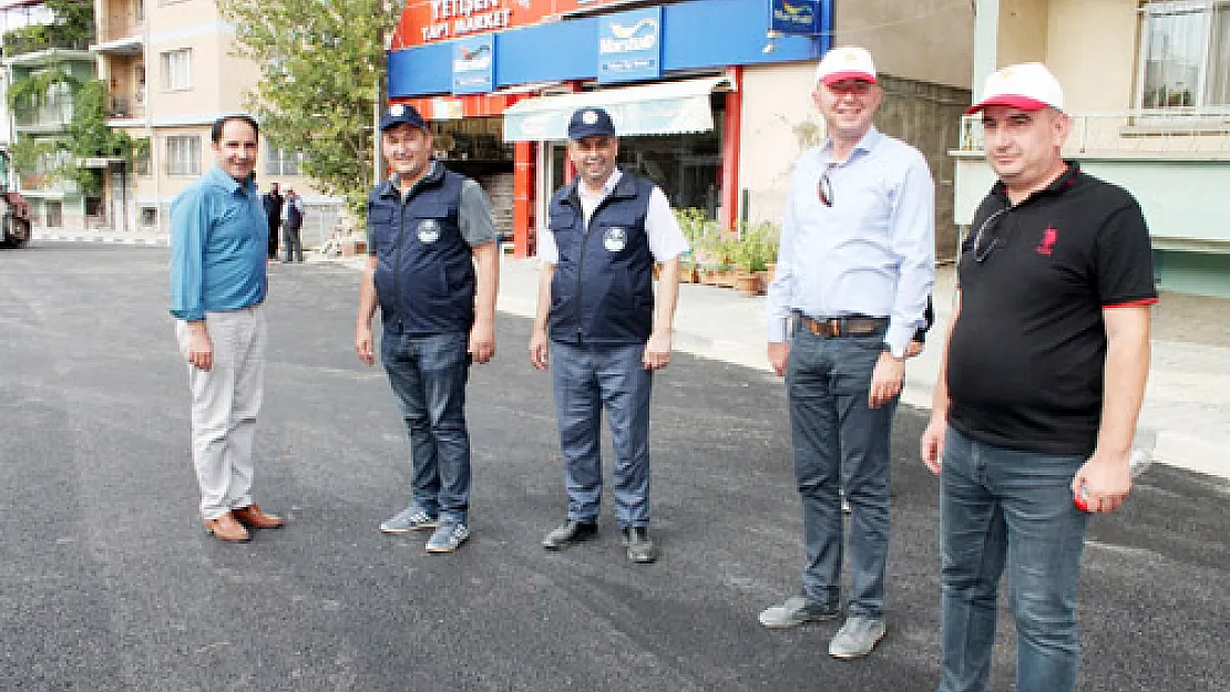 Çay’da asfalt çalışmaları sürüyor