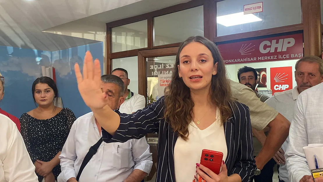 CHP Afyon'da Seçim İptal Edildi: Salon Karıştı, Partililer Birbirine Girdi