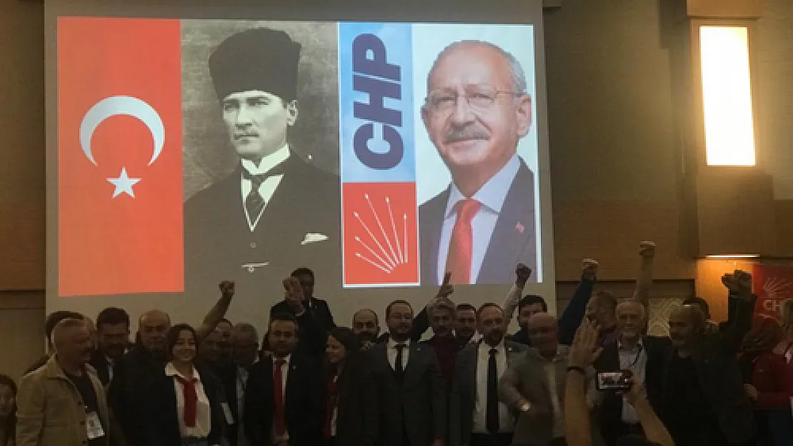 CHP’de 3 adaylı il başkanlığı seçimini Erhan kazandı