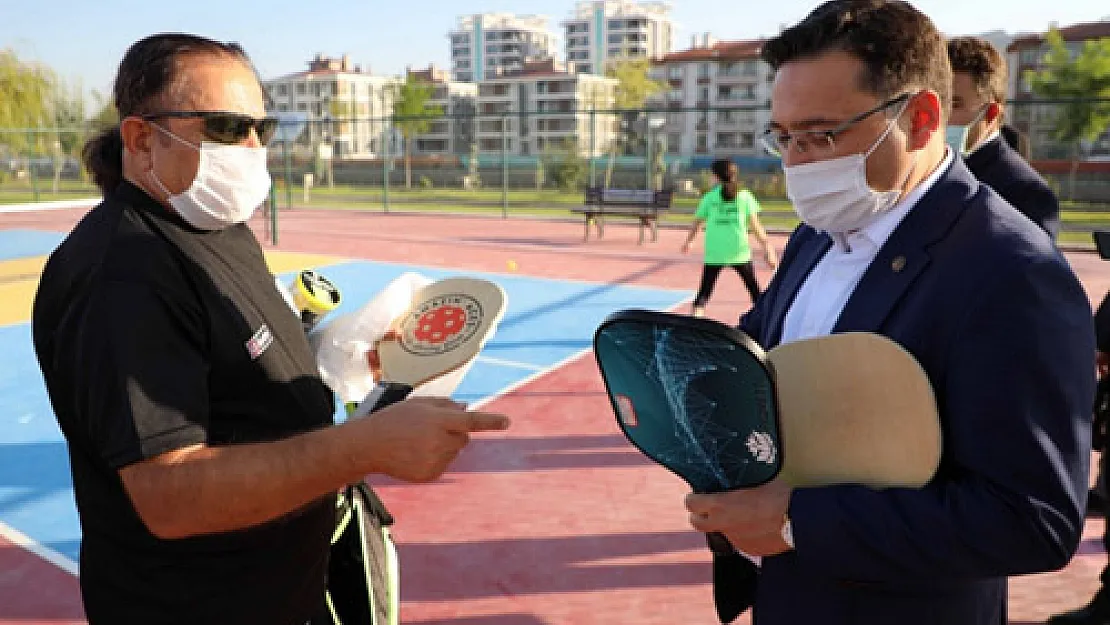 Çiçek Pickleball kortlarını inceledi