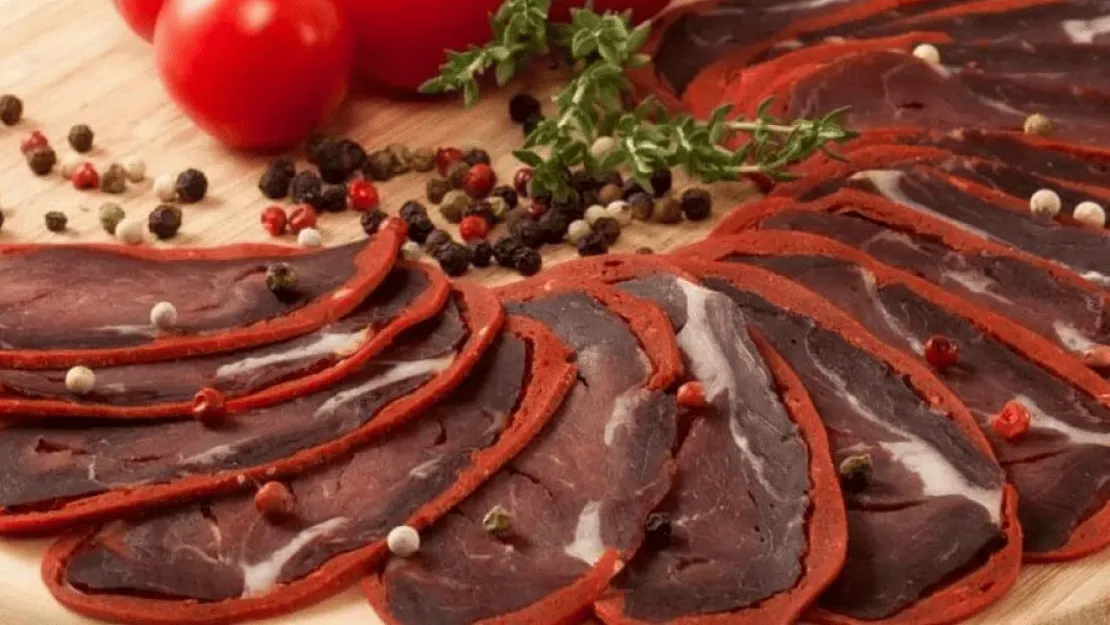 Çiğ Pastırma Yemek Helal Mi?