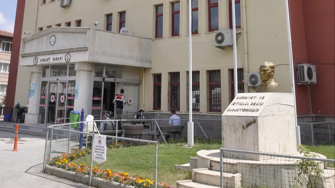 Cinayet Zanlısından Skandal Savunma: Jileti Boğazına Attım, Olanlar Oldu