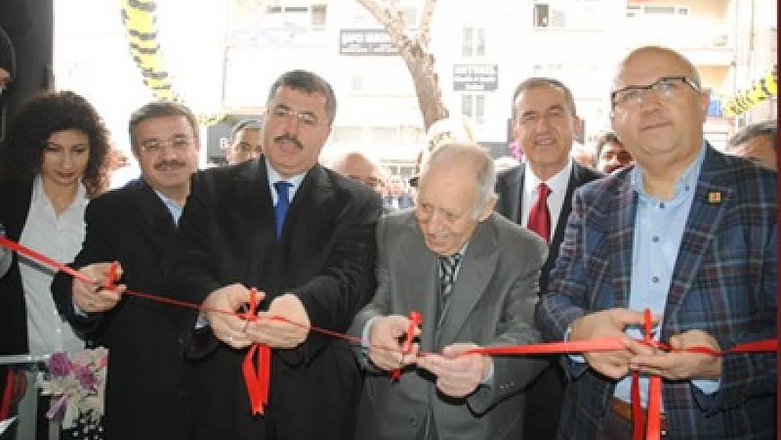 Çıracı Kırtasiye 57. yılında yeni mekânda