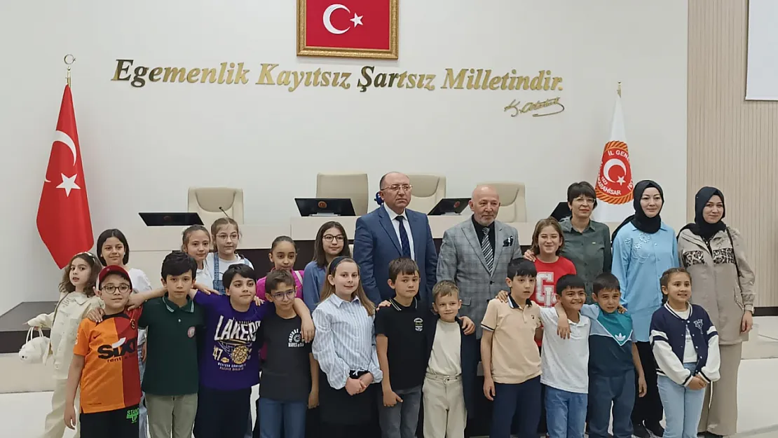 Çocuk Başkan Halı Saha İstedi, Başkanvekili Filistin'i Hatırlattı