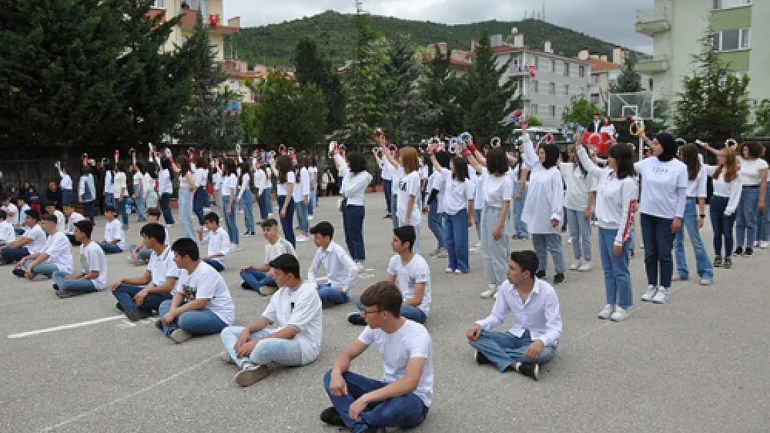 Cumhuriyet Anadolu Lisesi'nde 19 Mayıs coşkusu yaşandı