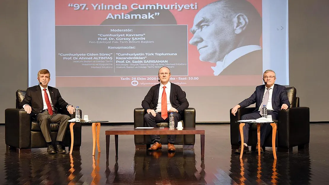 Cumhuriyet, çevrim içi anlatıldı