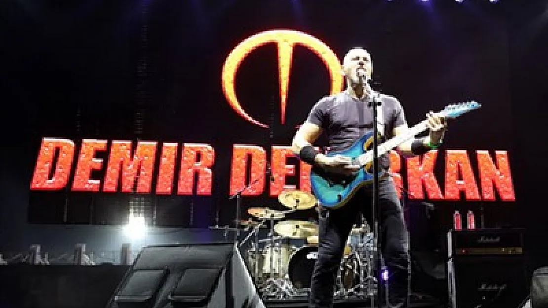 Demir Demirkan'dan muhteşem konser – Kocatepe Gazetesi