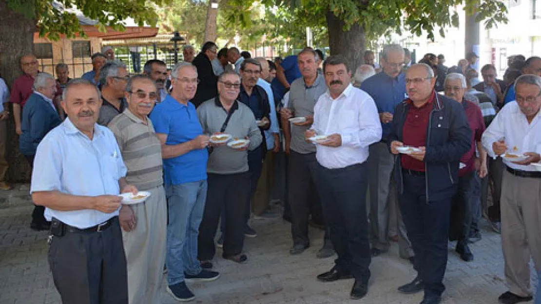 Deprem şehitleri dualarla anıldı