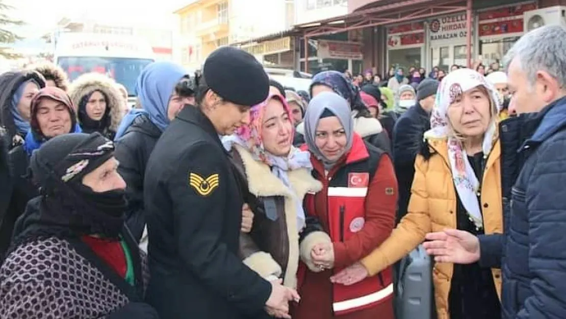 Deprem kurbanı Uzman Çavuş Dinar’da toprağa verildi