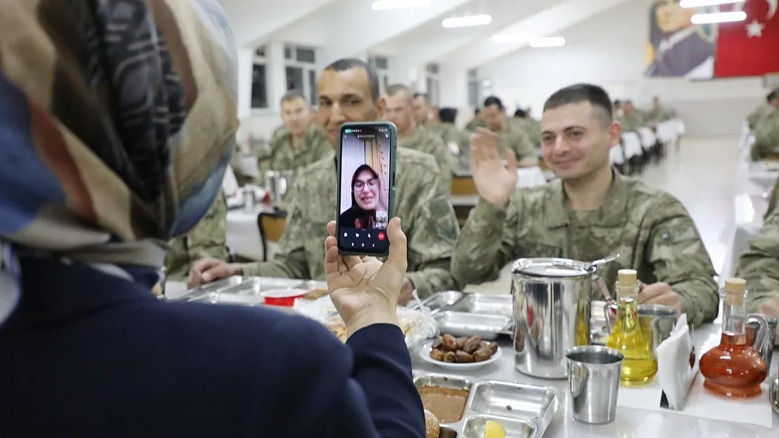 Devlet Ana’nın Mehmetçikle karavana iftarı