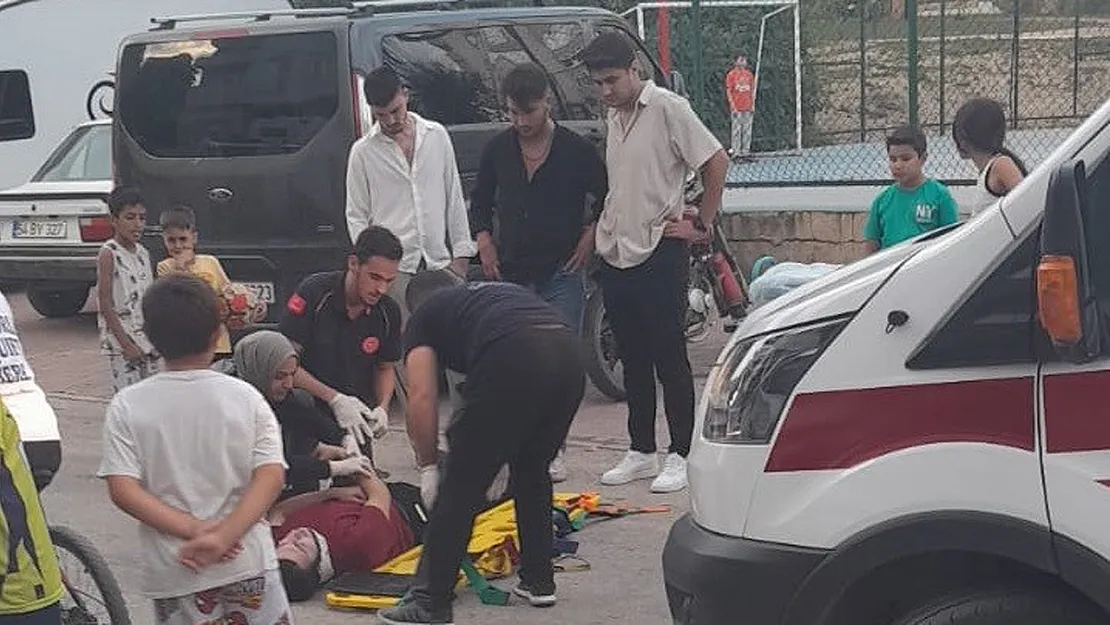 Devrilen Motosiklet Sürücüsü Yaralandı
