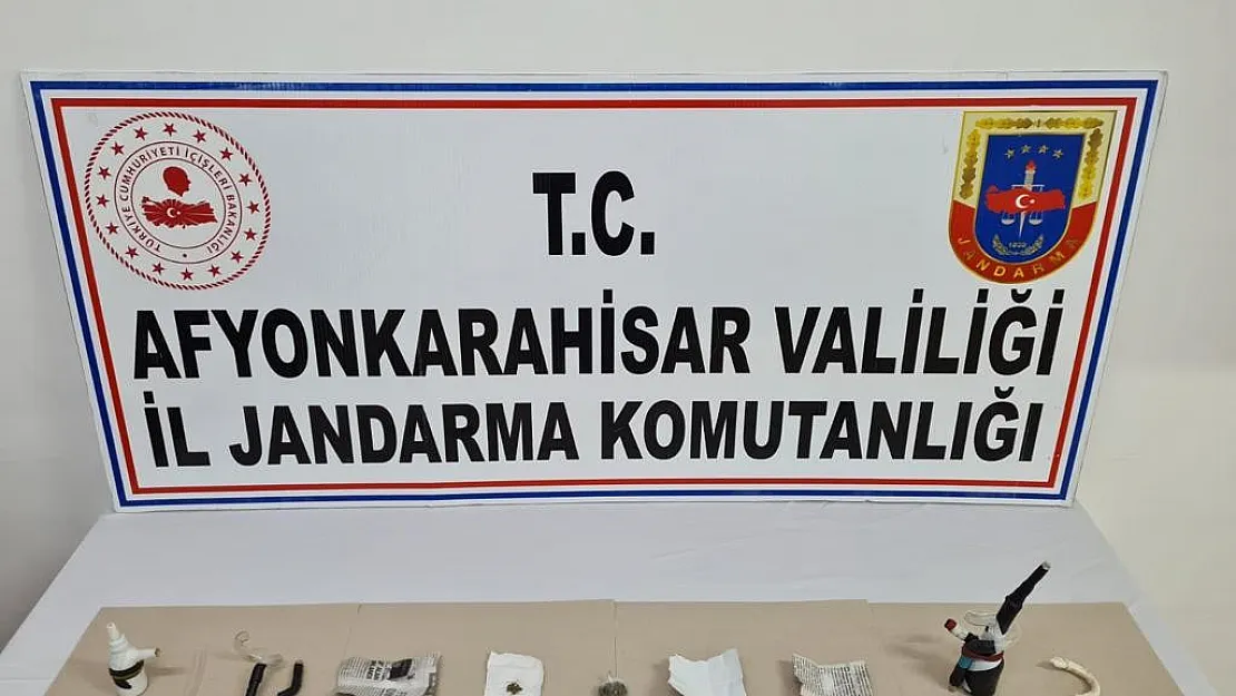 Jandarma ekipleri araç aramasında uyuşturucu yakaladı