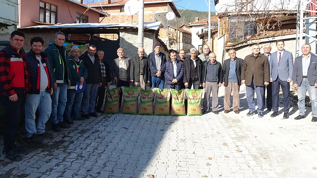 Doğal Afetten Zarar Gören Çiftçilere Buğday Tohumu Dağıtıldı