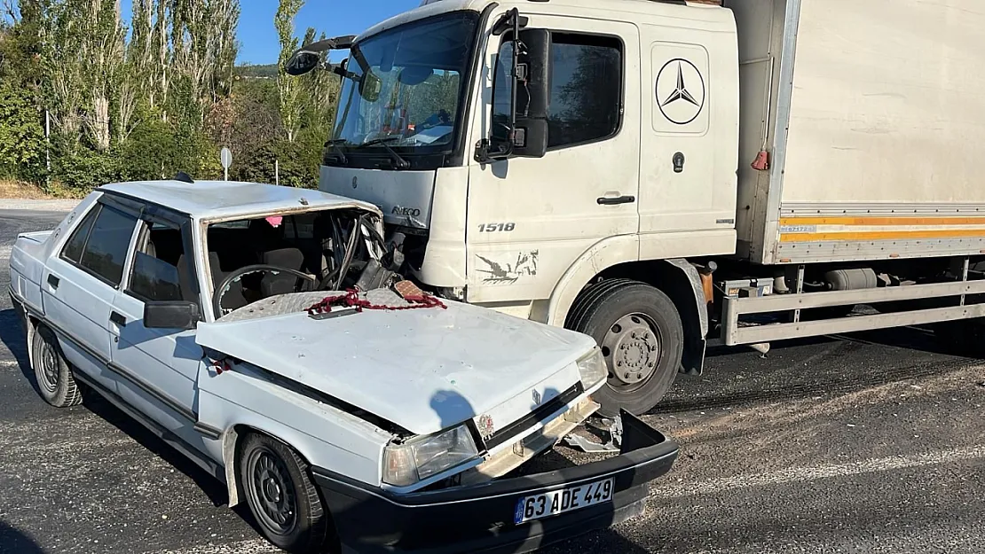 Domaniç'te Trafik Kazası: 2 Yaralı
