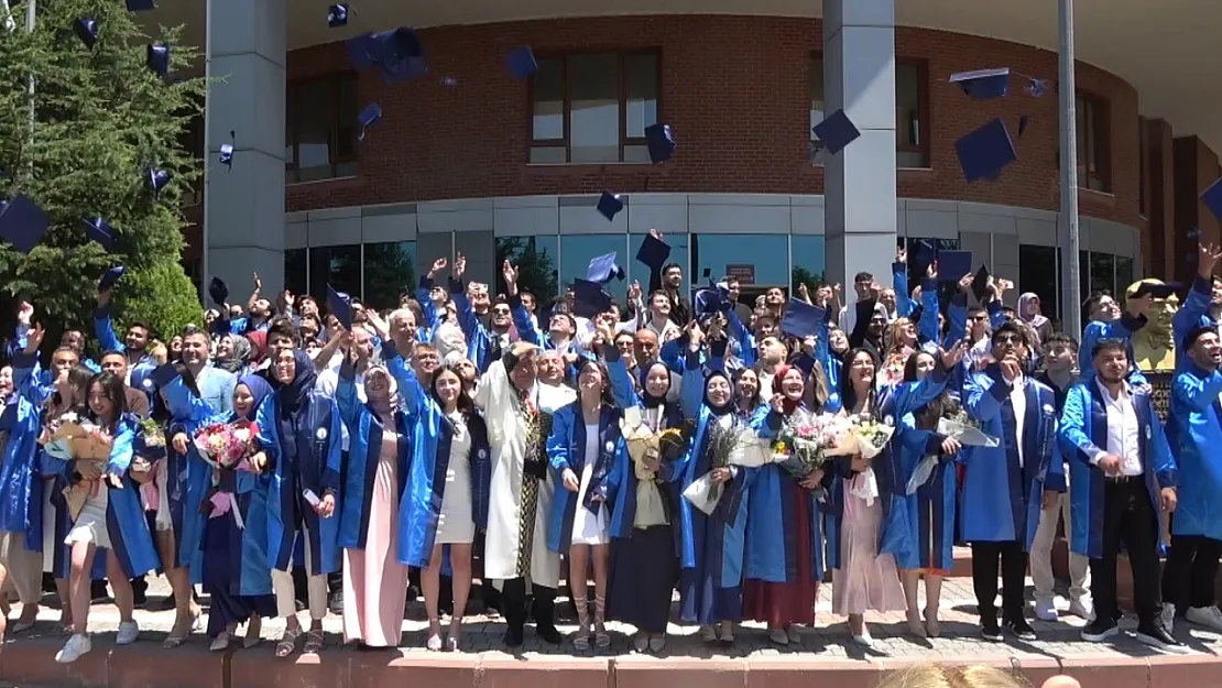 DPÜ Tavşanlı Kampüsü'nde 272 Öğrencinin Mezuniyet Coşkusu