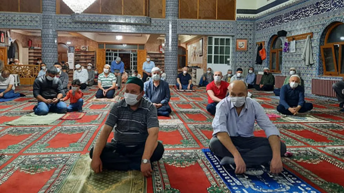 Dumlupınar Camii'nde Kur’an ziyafeti