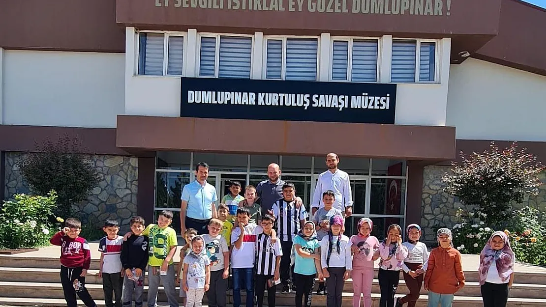 Dumlupınar yaz Kur'an kursu öğrencileri Kurtuluş Savaşı Müzesinde