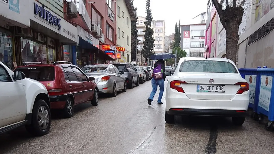 Duyarsız Sürücü Tüm Trafiği Kilitledi