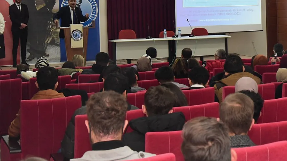 Edebiyat-Sosyoloji ilişkisi örneklerle anlatıldı – Kocatepe Gazetesi