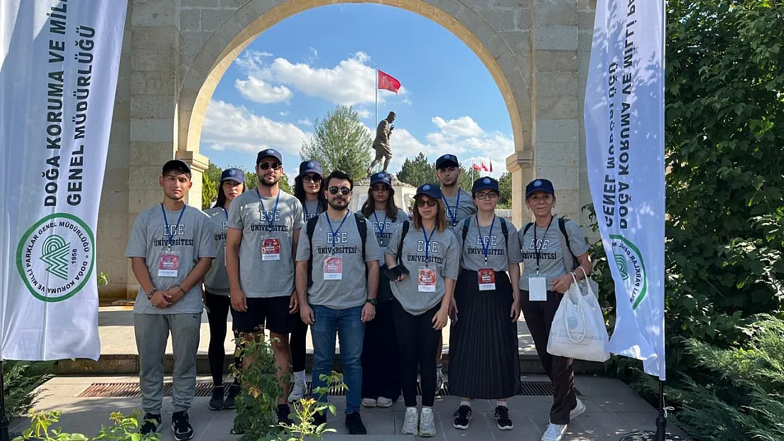 Ege Üniversitesi Öğrencileri 'Kocatepe Zafer Yürüyüşü'ne Katıldı