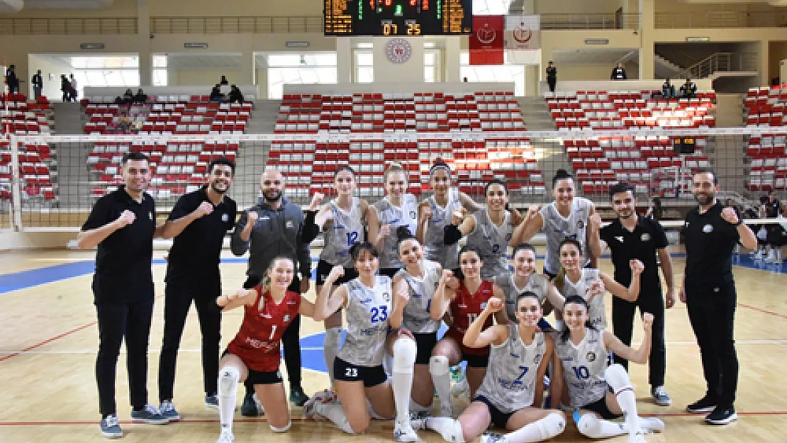 Eğitim Ve Spor Kulübü Kadın Voleybol Takımı Rakibini 3-0 Mağlup Etti