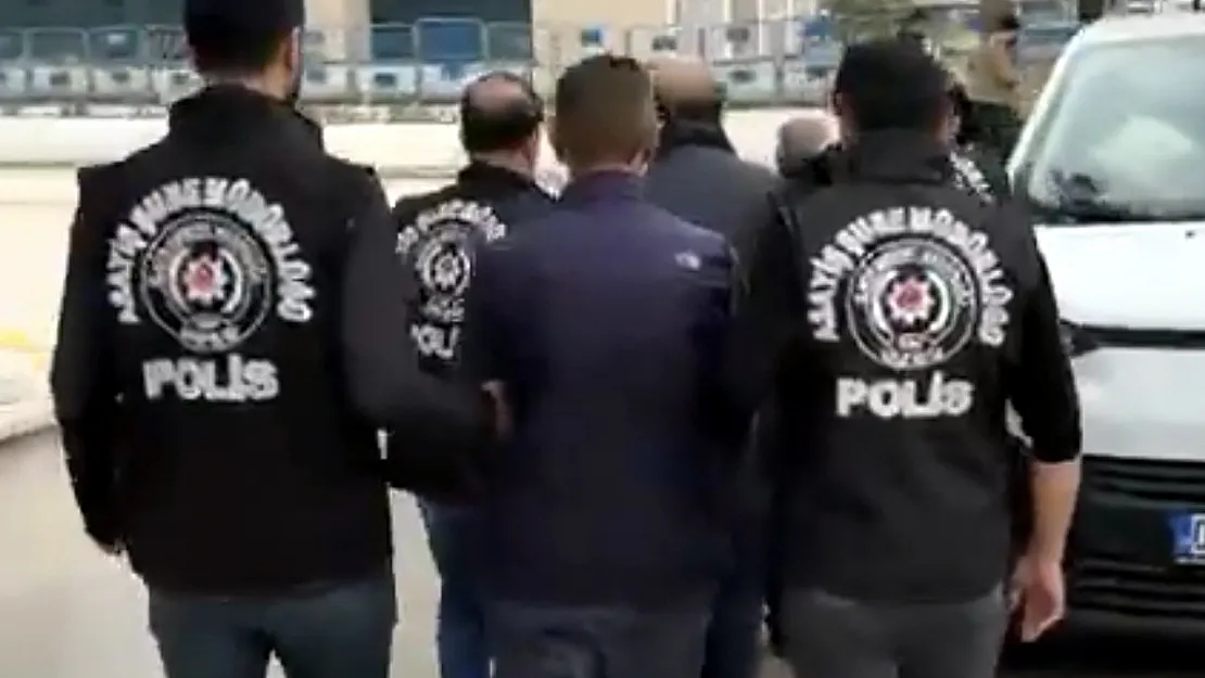 Elazığ'da Aranan O Dolandırıcılardan Birisi Afyon'da Yakalandı