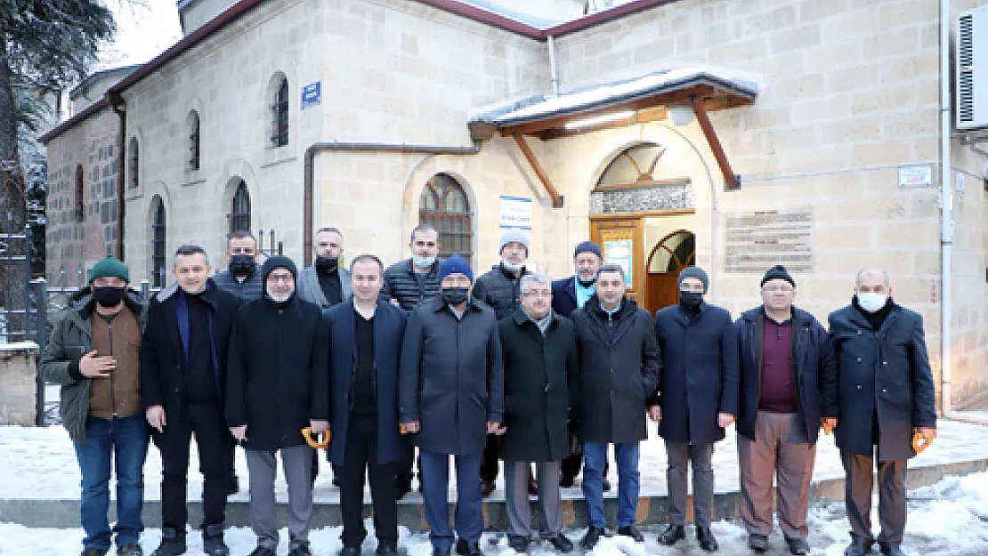 Eller semaya virüs illetinden kurtulmak için açıldı