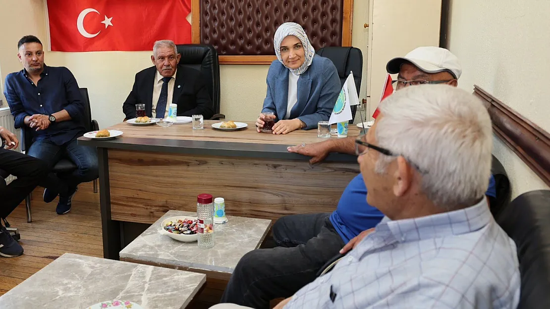 Emekli Demiryolu İşçileri Valiye Demiryollarının Tarihsel Sürecini Anlattı