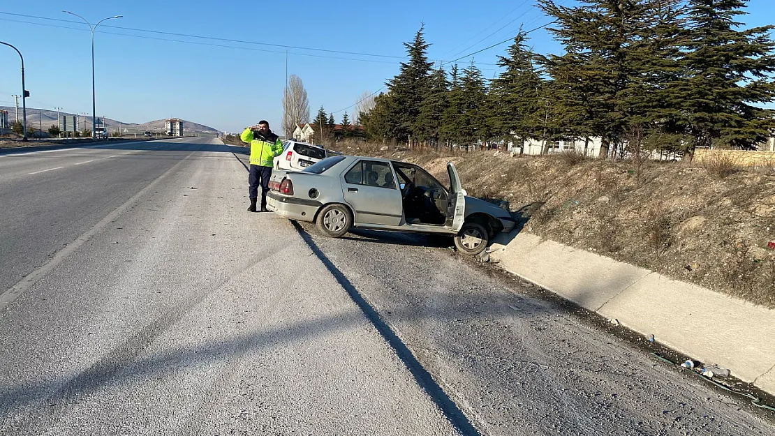 Emirdağ'da Trafik Kazası, 3 Yaralı