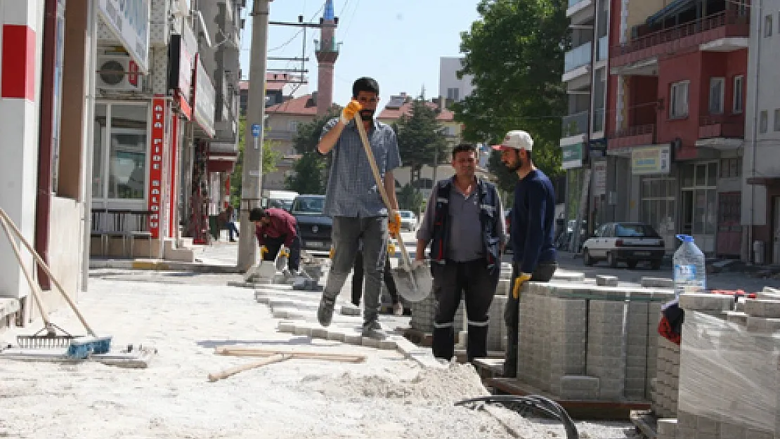 Emirdağ'da yol  çalışmaları sürüyor