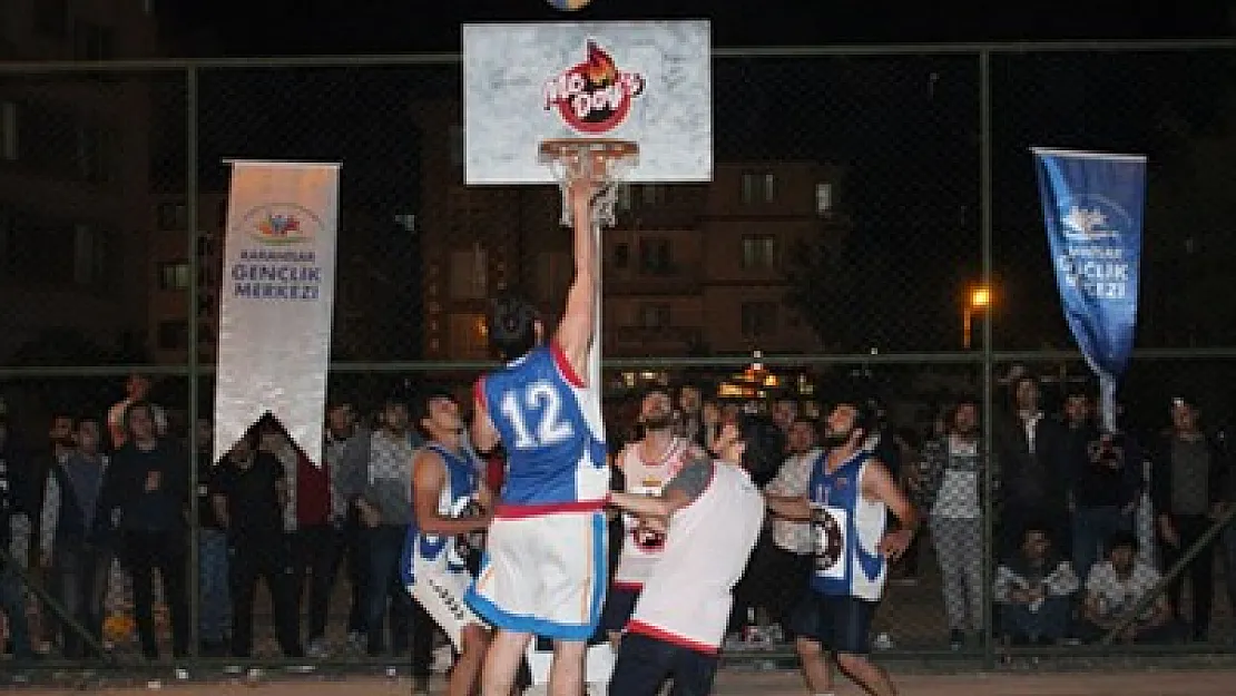 Erenler'de gençler sokak basketbolu heyecanı yaşadı